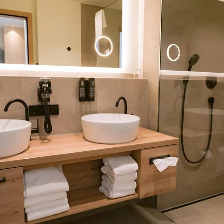 Waldhotel - & Wellness Ξενοδοχείο 4*